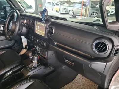 Jeep Wrangler 2019, 97000 км, за 35300000 KRW - фото 12