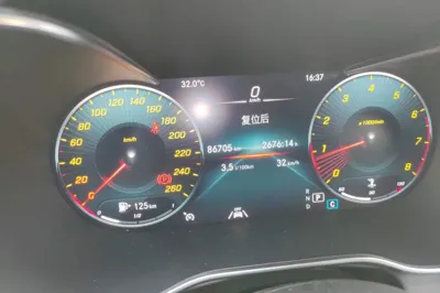 Mercedes-Benz GLC 2021, 92100 км, за 188128.43 CNY - фото 12