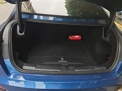 Lincoln Z 2022, 23300 км, за 114700 CNY