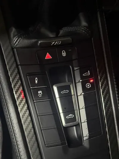 Porsche 718 2017, 67756 км, за 87000000 KRW