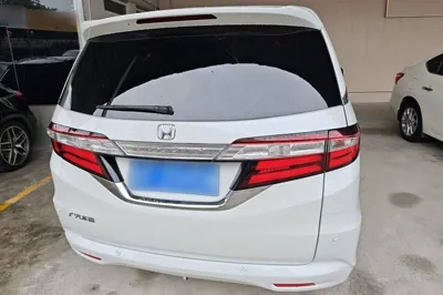 Honda Odyssey 2017, 95100 км, за 115778.15 CNY