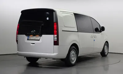 Hyundai Staria 2022, 37513 км, за 999990000 KRW