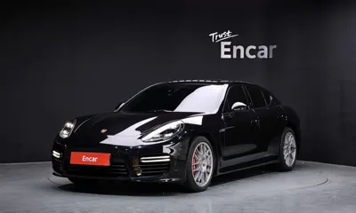 Porsche Panamera · 2011 год