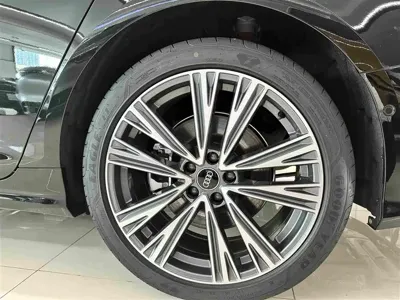 Audi A6L 2026, 100 км, за 298800 CNY - фото 8