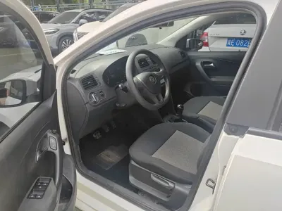 Volkswagen Polo 2015, 65000 км, за 17800 CNY - фото 7