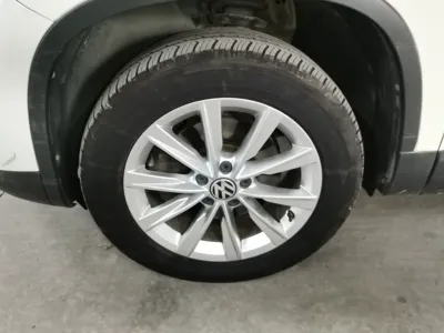 Volkswagen Tiguan 2016, 127200 км, за 53002.84 CNY - фото 8