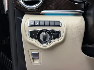 Mercedes-Benz V-Class 2019, 210000 км, за 131700 CNY - фото 19