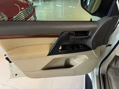 Toyota Land Cruiser 2018, 140000 км, за 468000 CNY - фото 10