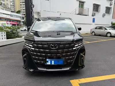 Toyota Alphard 2023, 43000 км, за 818000 CNY