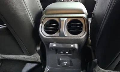 Jeep Wrangler 2023, 31976 км, за 46500000 KRW - фото 27