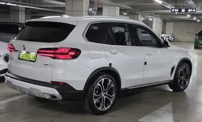 BMW X5 2025, 4039 км, за 99000000 KRW
