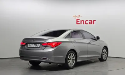 Hyundai Sonata 2013, 100715 км, за 4590000 KRW