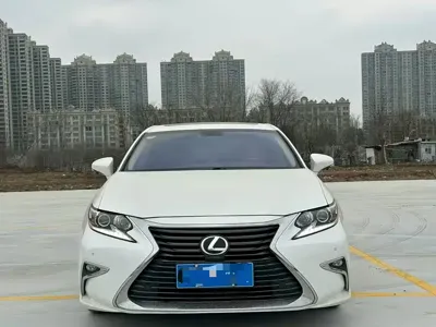 Lexus ES 2018, 110000 км, за 115000 CNY
