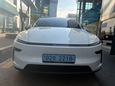 Tesla Model Y · 2025 год