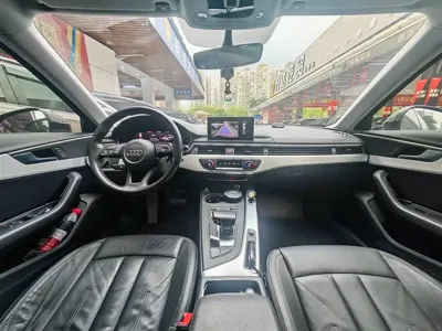 Audi A4L 2020, 43200 км, за 98800 CNY
