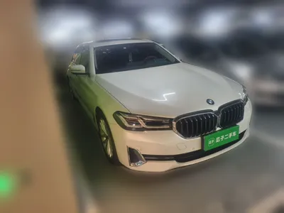 BMW 5 Series 2022, 48200 км, за 209932.27 CNY