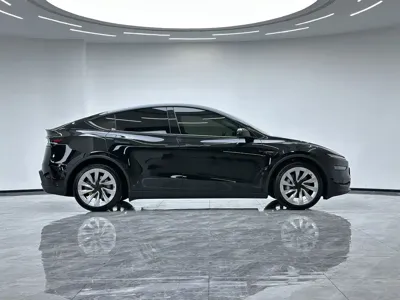 Tesla Model Y 2026, 6000 км, за 276800 CNY - фото 8