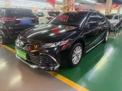 Toyota Camry · 2023 год