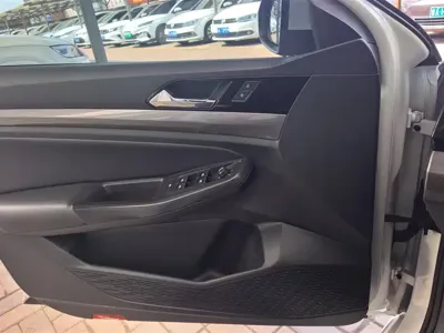 Volkswagen Bora 2021, 120900 км, за 49700 CNY - фото 7