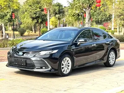 Toyota Camry · 2022 год