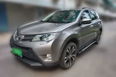 Toyota RAV4 · 2015 год