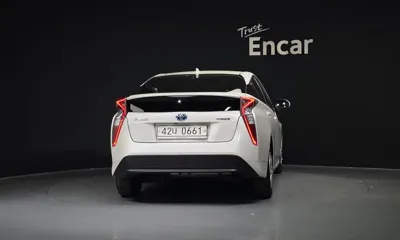 Toyota Prius 2016, 78380 км, за 12700000 KRW