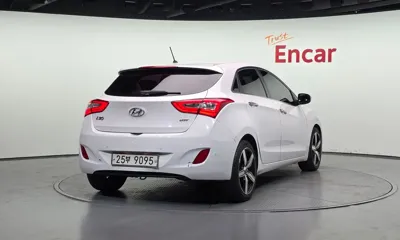 Hyundai i30 2013, 138267 км, за 5800000 KRW