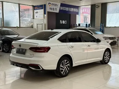 Volkswagen Lavida 2022, 33000 км, за 88800 CNY