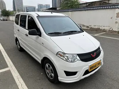 Wuling Hongguang 2025, 3000 км, за 42800 CNY