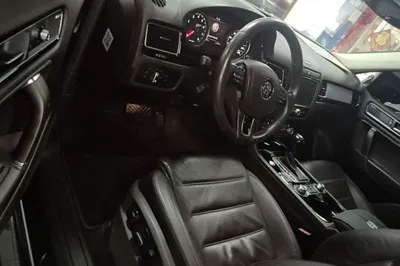 Volkswagen Touareg 2017, 121300 км, за 153397.03 CNY - фото 18