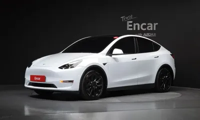 Tesla Model Y · 2022 год