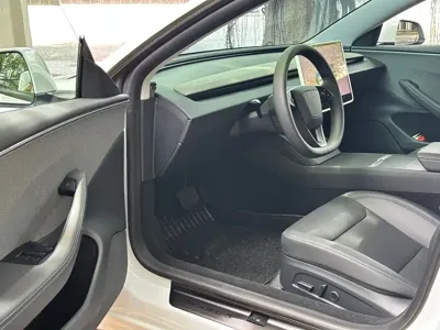 Tesla Model 3 2026, 4000 км, за 201800 CNY - фото 6