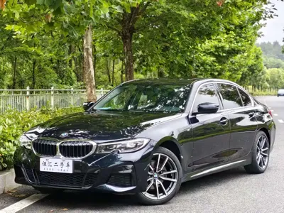 BMW 3 Series 2022, 60000 км, за 156800 CNY