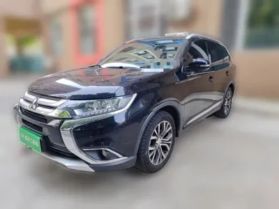 Mitsubishi Outlander 2018, 86500 км, за 48000 CNY