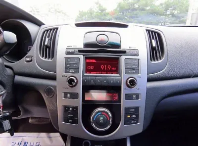 Kia Porte 2010, 158987 км, за 2890000 KRW - фото 13
