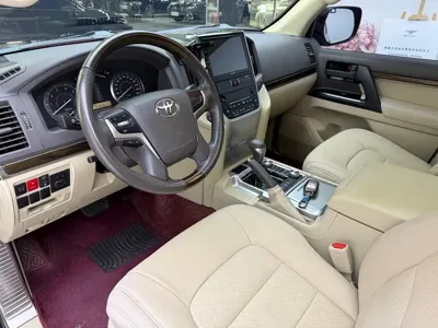 Toyota Land Cruiser 2019, 71000 км, за 447000 CNY - фото 12