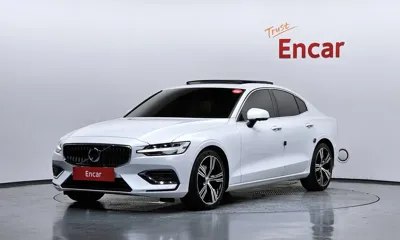 Volvo S60 · 2022 год