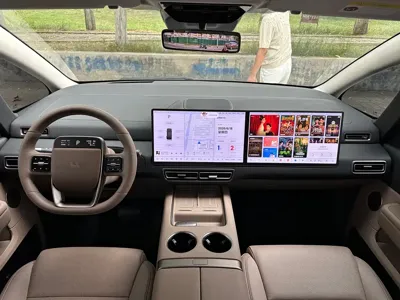 Li Auto Li MEGA 2025, 10000 км, за 396800 CNY - фото 6