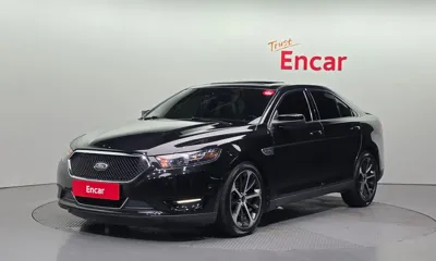Ford Taurus · 2015 год