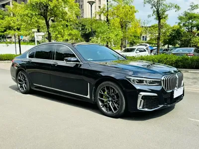 BMW 7 Series · 2017 год