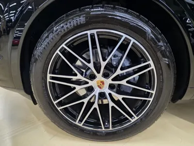 Porsche Cayenne 2024, 24000 км, за 139000000 KRW - фото 6