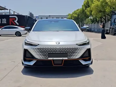Changan UNI-V 2023, 10000 км, за 64400 CNY