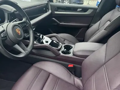 Porsche Cayenne 2023, 15000 км, за 608800 CNY - фото 11