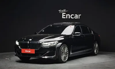 BMW 7-Series · 2021 год
