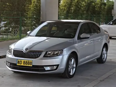 Skoda Octavia 2014, 50000 км, за 25000 CNY