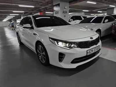 Kia K5 · 2016 год