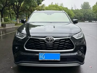 Toyota Highlander 2023, 68000 км, за 179800 CNY