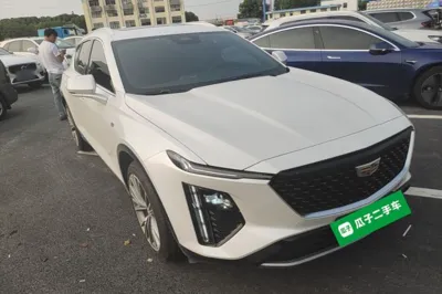 Cadillac GT4 2023, 8300 км, за 137386.96 CNY
