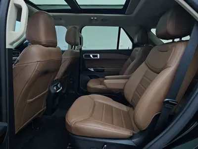 Ford Explorer 2023, 71100 км, за 199800 CNY - фото 12