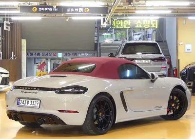 Porsche 718 2024, 9000 км, за 121000000 KRW
